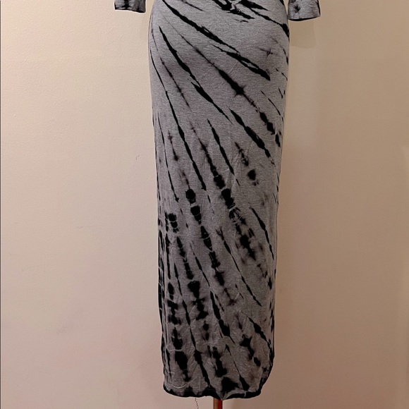 New Guess form fitting Tie Dye maxi dress-size M - Picture 7 of 8